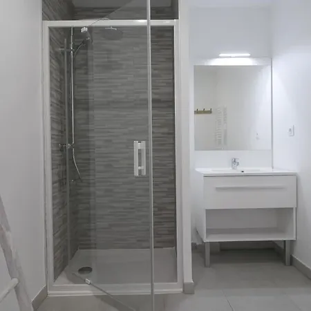 Alizee, Airco, Pool And Near Apartament