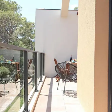 Alizee, Airco, Pool And Near Apartament *