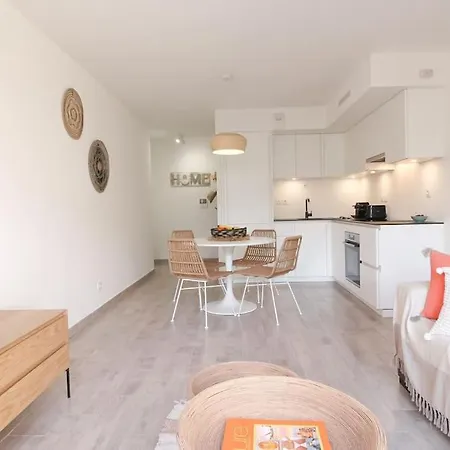 Alizee, Airco, Pool And Near Apartament *