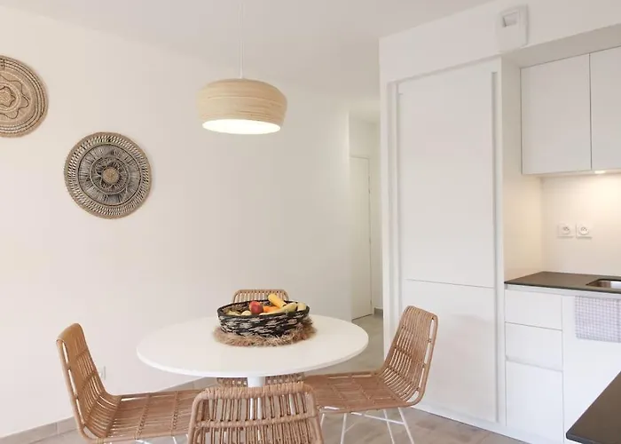 Alizee, Airco, Pool And Near Apartment